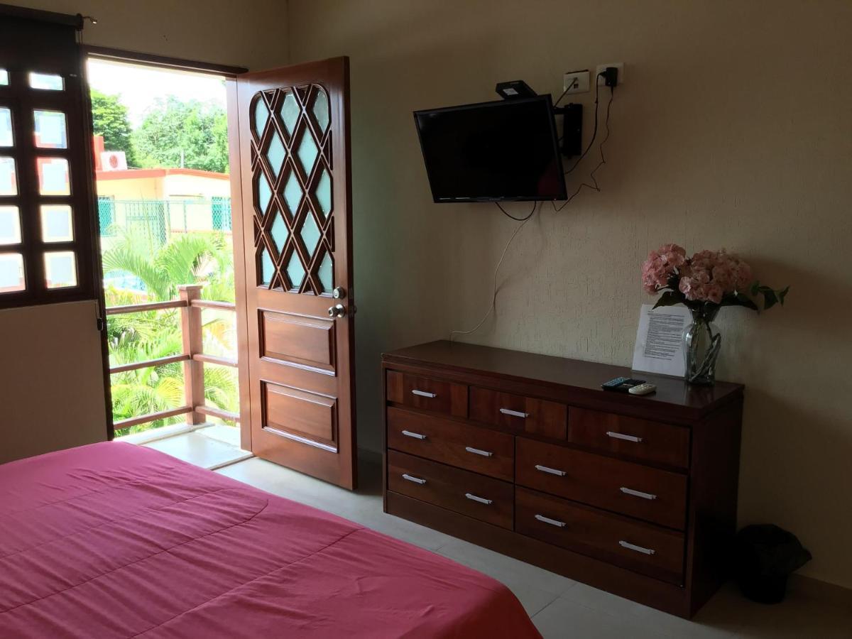 Bed And Breakfast Pecari Cancun Exterior photo